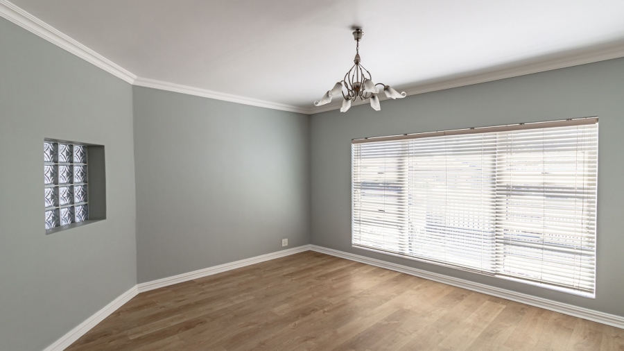 To Let 5 Bedroom Property for Rent in Myburgh Park Western Cape